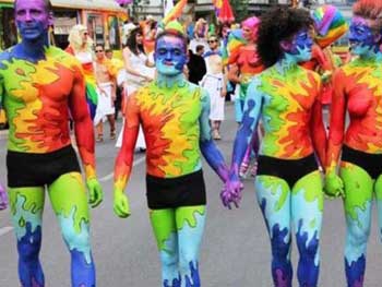 Власть Украины пригласили на парад геев и лесбиянок фото