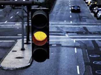 В Украине стали отменять желтый сигнал светофора фото