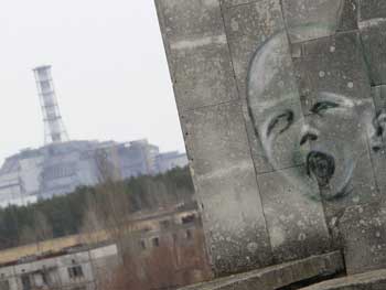 Чернобыль и парижские катакомбы: названы самые страшные туристические точки в мире фото