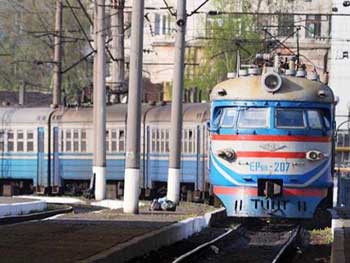 На праздничные дни изменится расписаиние электропоездов фото
