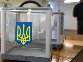 Политолог рассказал, какую карту разыгрывает Порошенко в преддверии выборов фото