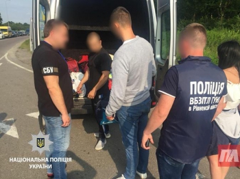 Украинок пытались продать в сексуальное рабство за 600 евро фото