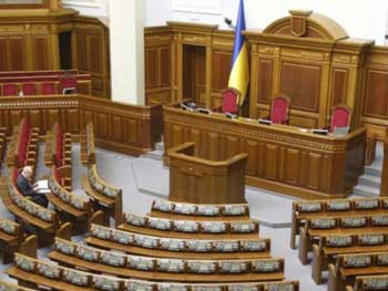 Депутаты-прогульщики: 62% народных избранников прогуляли работу в июне фото