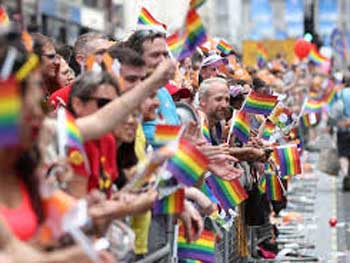 В Кривом Роге около двух тысяч  горожан вышли на марш против парада ЛГБТ фото