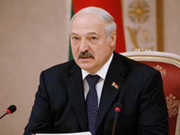 Лукашенко: Беларусь не будет выбирать между Западом и Востоком фото