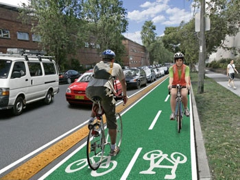 Велосипедные дорожки станут обязательными на дорогах Украины фото