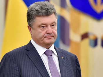 Работу Порошенко и Кабмина одобряют лишь 12% украинцев, - соцопрос фото