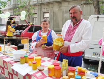 Пчеловодов и медоедов зовут на Медовый Спас в Медовом городе фото
