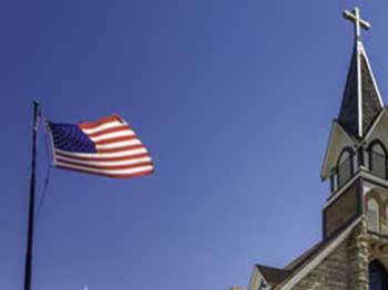 В США пастор изнасиловал в церкви несовершеннолетнюю девушку фото