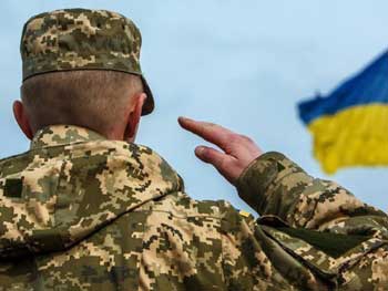 Украинские военные массово бегут из страны фото