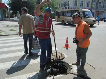 В Бердянске в канализации обнаружили странную находку (ФОТО. ВИДЕО) фото