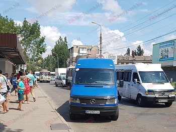 В Бердянске столкнулись два автобуса с пассажирами  фото