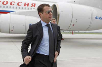 В МИД Украины возмущены визитом Медведева в аннексированный Крым фото