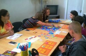 В Мелитопольском центре социальных служб провели игровой турнир «Через игру к безопасности жизни» фото