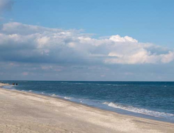 На побережье Азовского моря ожидаются грозы и небольшой шторм – ГСЧС фото