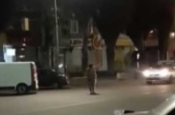 В Мелитополе регулировщик устроил пробку на дороге  фото