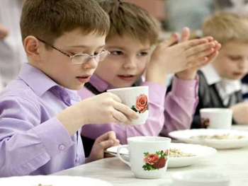 Проблем с организацией питания школьников хватает (КОМУ ЖАЛОВАТЬСЯ) фото