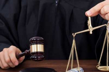 Защитник мелитопольских налоговиков-взяточников хочет стать антикоррупционным судьей фото