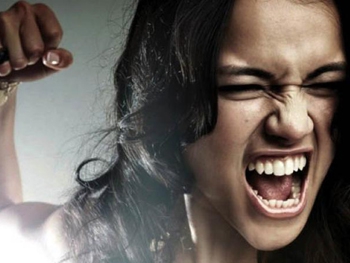 Мама школьника избила учительницу до потери сознания фото