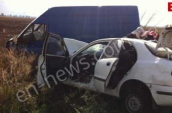 На трассе под Энергодаром в аварии смяло «Ланос» (Фото) фото