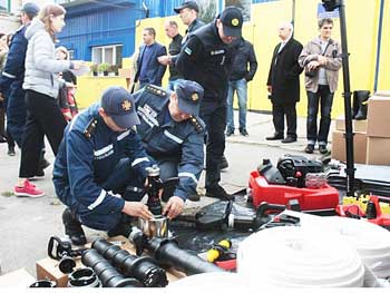 Новую защиту от огня выиграли акимовские спасатели  фото