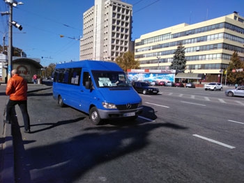 В Запорожье перевозчики массово распродают маршрутки фото