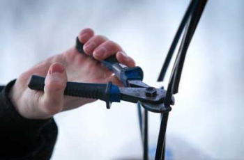 Жители авиагородка остались без интернета и телефонной связи фото