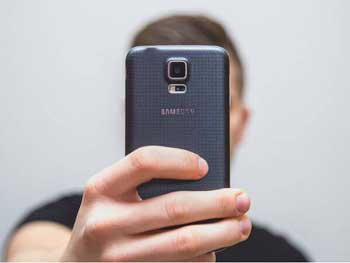 У миллионов Android-смартфонов возникли проблемы с камерой фото