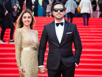 Жену звезды Comedy Club поздравили с третьей беременностью фото