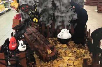 В Запорожский супермаркет завезли гроб  фото