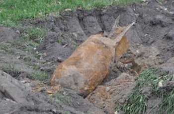 В Акимовском районе обнаружили 23 авиабомбы фото