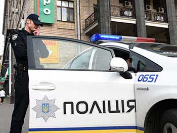 В Ровно ученик распылил слезоточивый газ в школе, пришлось эвакуировать всех учеников фото