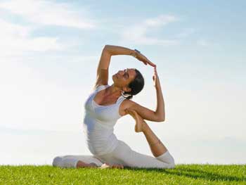 Супрун рассказала о пользе йоги для здоровья человека фото