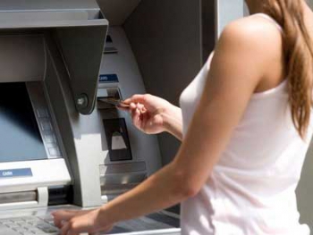 Банкоматы ПриватБанка выдают меченные пятисотки? фото