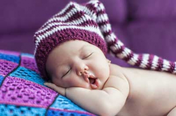 Ученые ищут женщину-добровольца, которая родит младенца в космосе фото