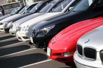 Украинский губернатор оказался в центре скандала из-за «золотого» авто фото