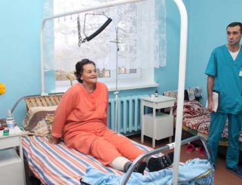 В Акимовке приглашенные и местные врачи делают сложнейшие операции  фото