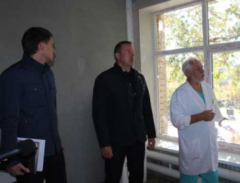 В Мелитопольском роддоме заменили полторы сотни окон фото