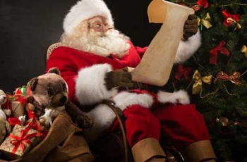 Почту Санта-Клауса начали заваливать тысячи писем: о чем просят дети фото