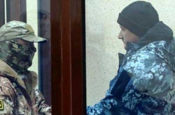 Власти РФ обвинили захваченных украинских моряков в нарушении границы фото