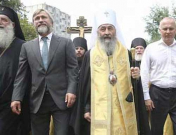 Російська православна церква в Україні: Рада зобовязала УПЦ МП перейменуватись фото