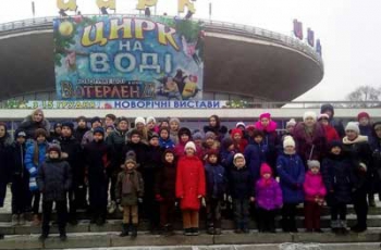 Маленькие мелитопольцы увидели цирк на воде фото