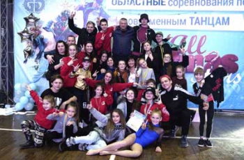 В Мелитополе танцоры поставили рождественский рекорд(Добавлено ФОТО) фото