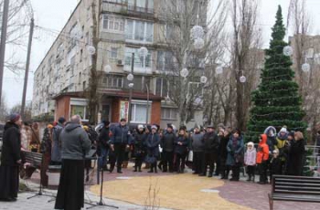 Рождество во французском сквере Мелитополя собрало греко-католиков и протестантов (ФОТО. ДОБАВЛЕНО ВИДЕО) фото
