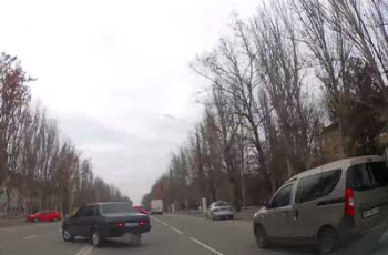 Бардак на дорогах Мелитополя не прекращается (ВИДЕО 18+) фото