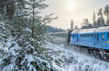 Пассажиры Укрзализныци страдали от жуткого холода в вагонах и спали в шубах фото