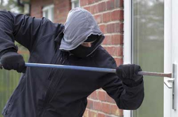 Из дома в Константиновке украли 100 тысяч фото