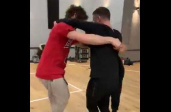 Треугольный танец: сеть захватывает танцевальный челлендж фото