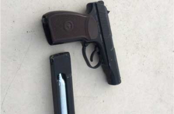 В Одессе неизвестные на кладбище стреляли по могилам и украли живые цветы фото