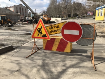 В Мелитополе приступили к замене коллектора фото
